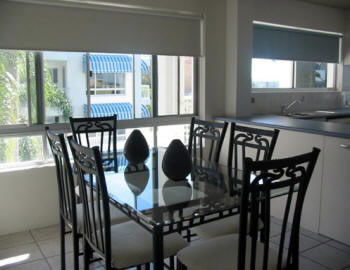 Estoril On Moffat Holiday Apartments - Accommodation Search 9