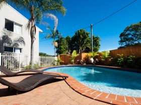 Noosa Sun Motel - Accommodation Search 0