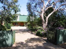 Pelican Bay Bed And Breakfast - Accommodation Search 0