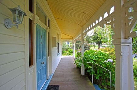 Estowen House - Accommodation Search 4