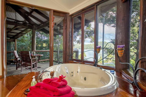 Secrets On The Lake - Accommodation Search 4