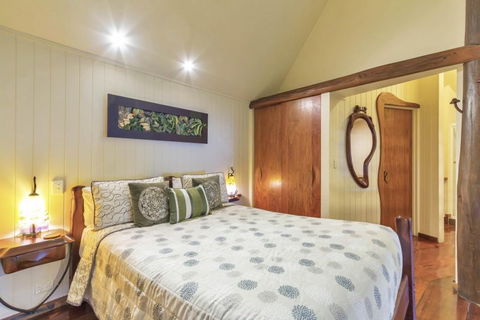 Secrets On The Lake - Accommodation Search 6
