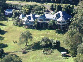 The Spotted Chook Ferme Auberge And Amelies Petite Maison - Accommodation Search 0