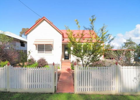 Diamond Cottages - Accommodation Search 0
