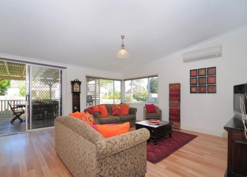 Diamond Cottages - Accommodation Search 3
