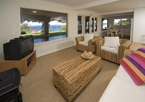 Absolute Waterfront At Hyams Beach - Elandra - Accommodation Search 4