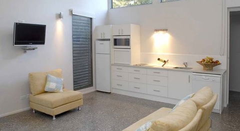 By The Beach B And B Holiday Apartments - Accommodation Search 1