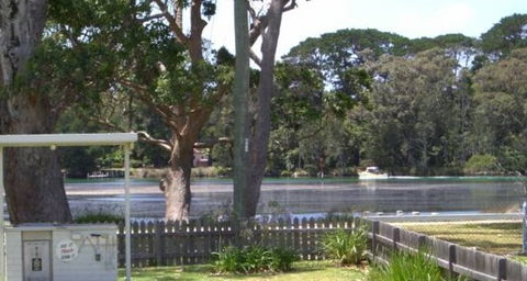 Calm Waters Waterfront Cottages - Accommodation Search 5