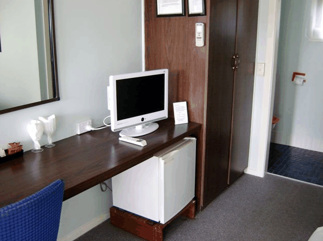 Poinciana Motel - Accommodation Search 2
