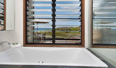 Absolute Pavillion - Accommodation Search 1