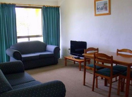 Como Holiday Apartments And Tropical Nites Motel - Accommodation Search 2