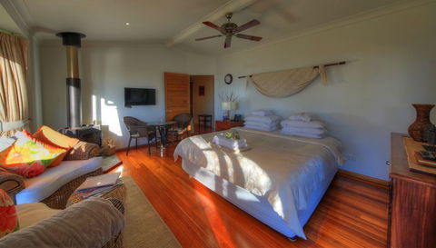 At Remingtons B & B - Accommodation Search 7