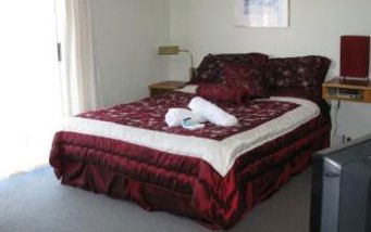 Festival Motor Inn - Accommodation Search 4