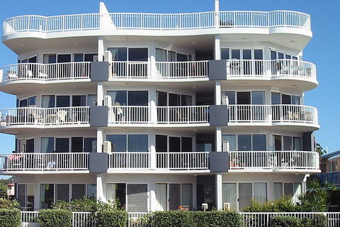 Sandy Shores On Golden Beach - Accommodation Search 1