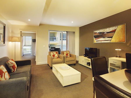 Oaks Plaza Pier - Accommodation Search 2