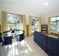 Swan Lake Holiday Park - Accommodation Search