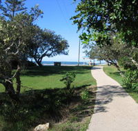 Raintrees On Moffat Beach - Accommodation Search