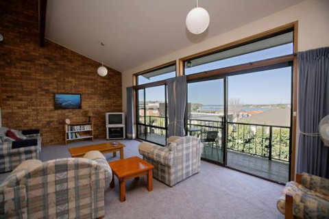 Harbour Lights Holiday Units - Accommodation Search 0