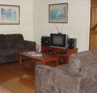 Hooters Hut And Possums Hollow - Accommodation Search