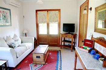Carriages Boutique Hotel - Accommodation Search 9