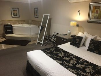 Eltham Gateway Hotel - Accommodation Search 52
