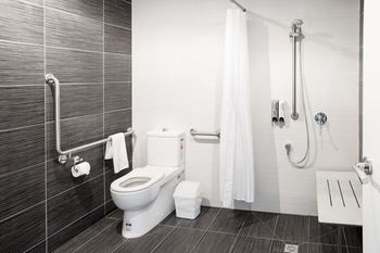 Lily Sands Inn - Accommodation Search 1