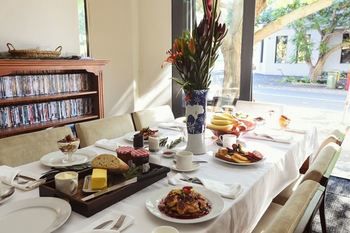 Lily Sands Inn - Accommodation Search 2