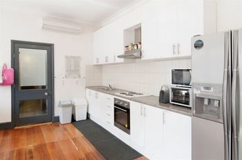 Lily Sands Inn - Accommodation Search 3
