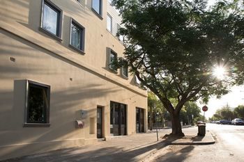 Lily Sands Inn - Accommodation Search 7