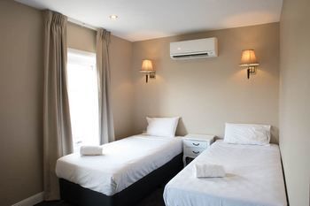 Lily Sands Inn - Accommodation Search 13