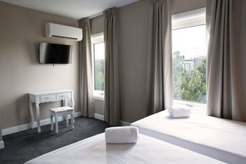Lily Sands Inn - Accommodation Search 14