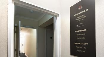 Lily Sands Inn - Accommodation Search 24