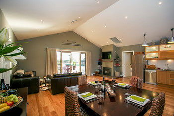 Lilies Luxury Retreats - Accommodation Search 32