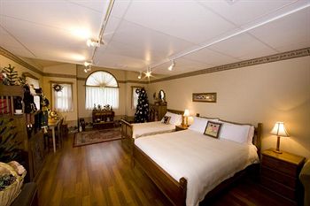 Montville Attic - Accommodation Search 3