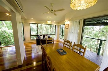 Montville Attic - Accommodation Search 9