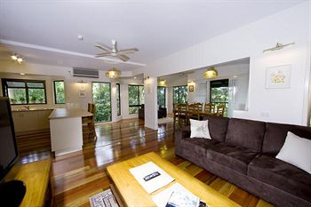 Montville Attic - Accommodation Search 10