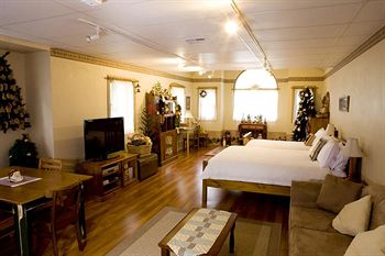 Montville Attic - Accommodation Search 12