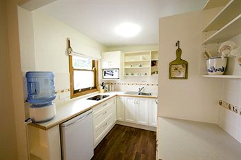 Montville Attic - Accommodation Search 13