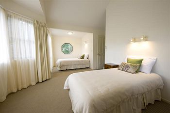 Montville Attic - Accommodation Search 17