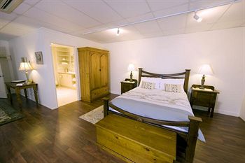 Montville Attic - Accommodation Search 20