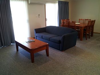 Cam-Way Estate - Accommodation Search 9