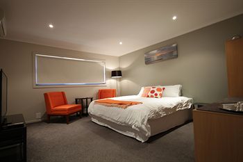 The Edgewater Bed & Breakfast - Accommodation Search 10