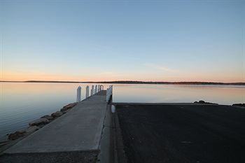 The Edgewater Bed & Breakfast - Accommodation Search 16