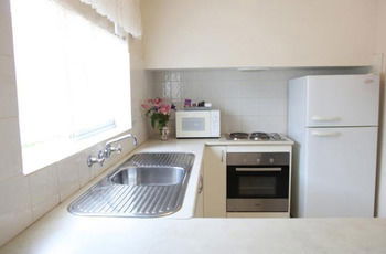 Carnegie Motor Inn - Accommodation Search 10
