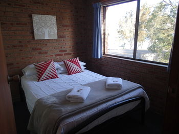 Dungowan Waterfront Apartments - Accommodation Search 13