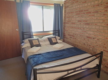 Dungowan Waterfront Apartments - Accommodation Search 19