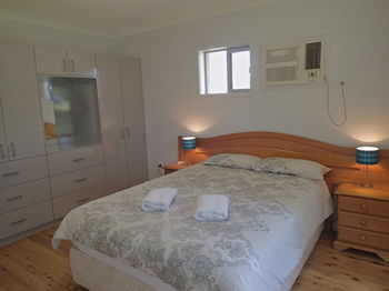 Dungowan Waterfront Apartments - Accommodation Search 175