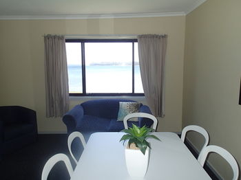 Dungowan Waterfront Apartments - Accommodation Search 183