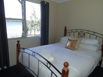 Dungowan Waterfront Apartments - Accommodation Search 185