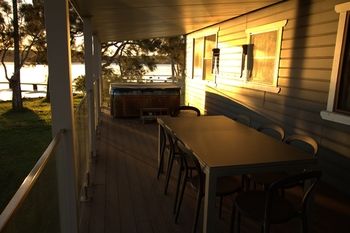 Dungowan Waterfront Apartments - Accommodation Search 252